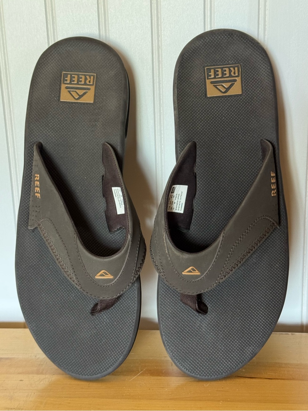 Reef Men's Brown Leather Flip Flop Sandals with Bottle Opener on Bottom